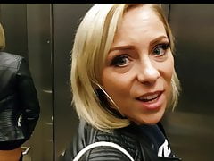 Geile Blondine vernascht User public im Aufzug